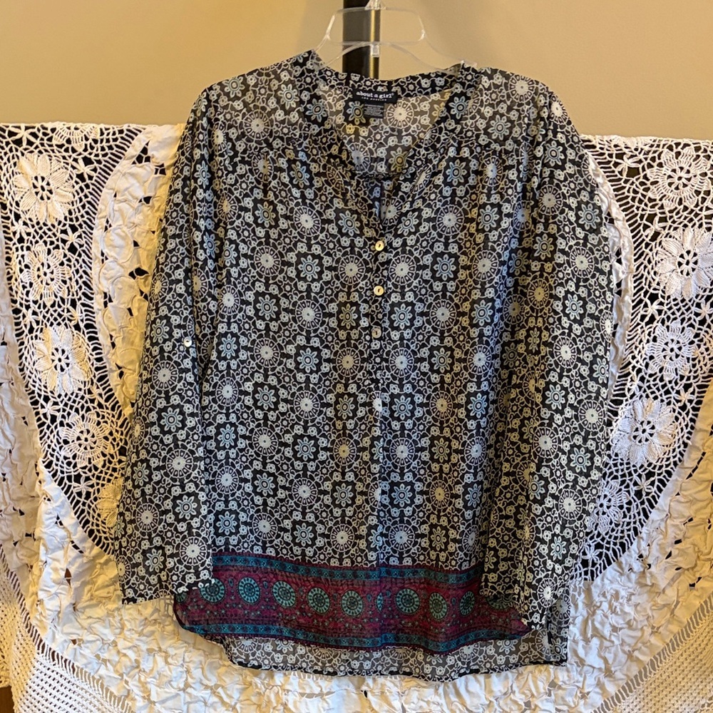 About a Girl Black and White Boho Blouse with Red and Teal Accents Size Large